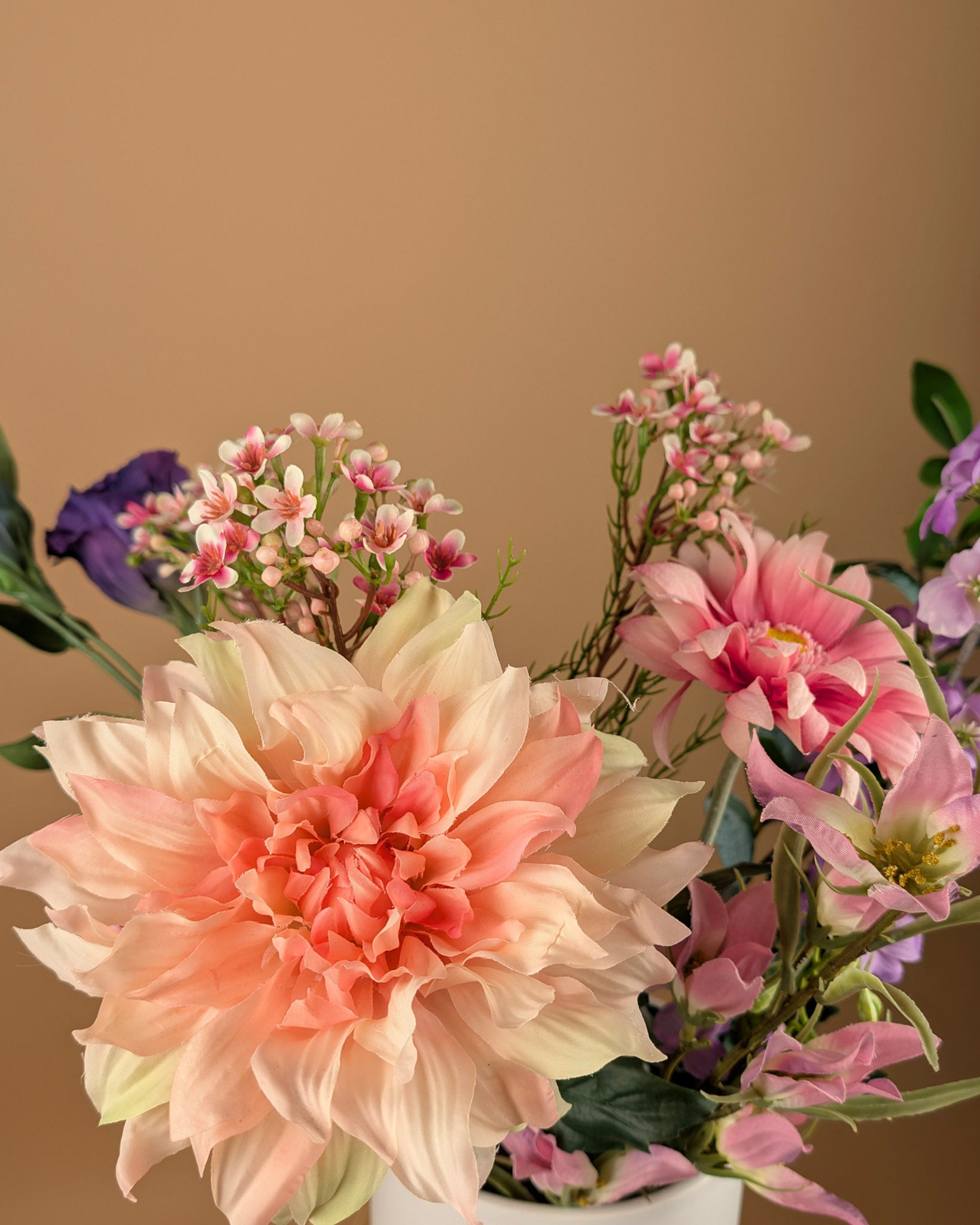 Zijdeboeket Elira – Paars / Perzik – 55 cm