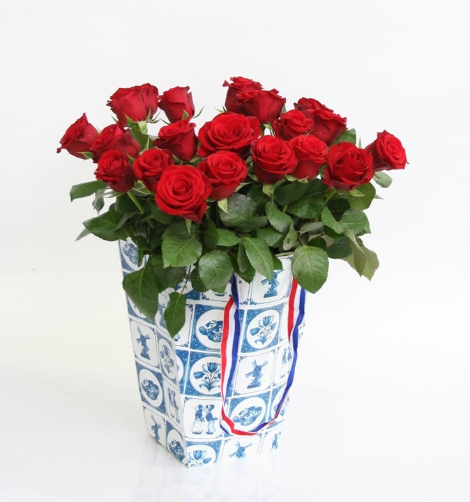 20 petites roses dans un sac bleu Delft