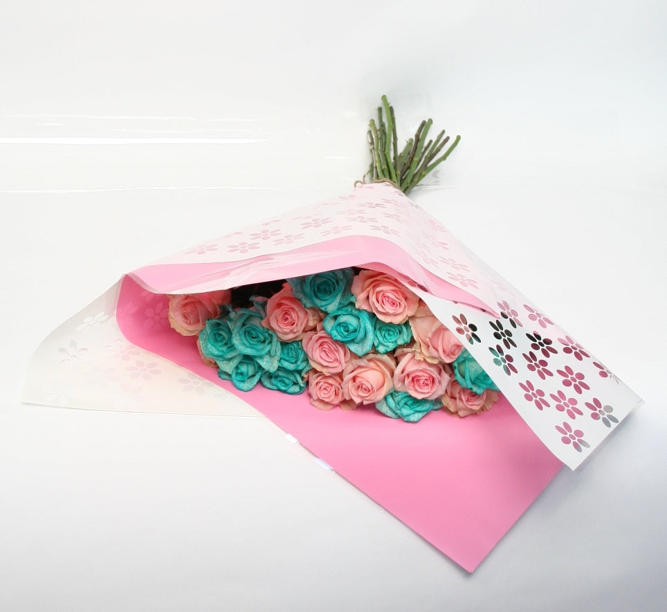 Bouquet de roses 10 roses rose clair avec 10 glace bleu