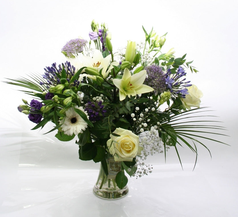 Bouquet of Lush Serenity Engagement und Heiraten